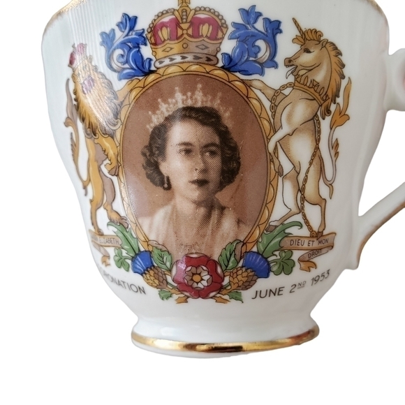 Adderley 1953 Queen Elizabeth II Coronation Bone China Teacup & Saucer Set - Picture 10 of 10
